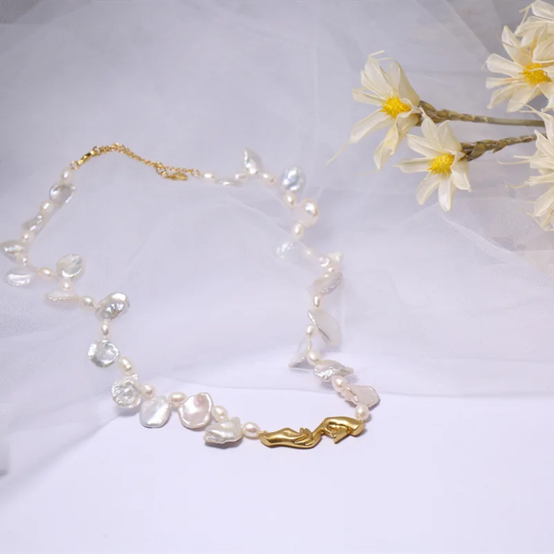 

New Pearl Necklace Body Language Clavicle Chain Proposal Petal Ornament for Women