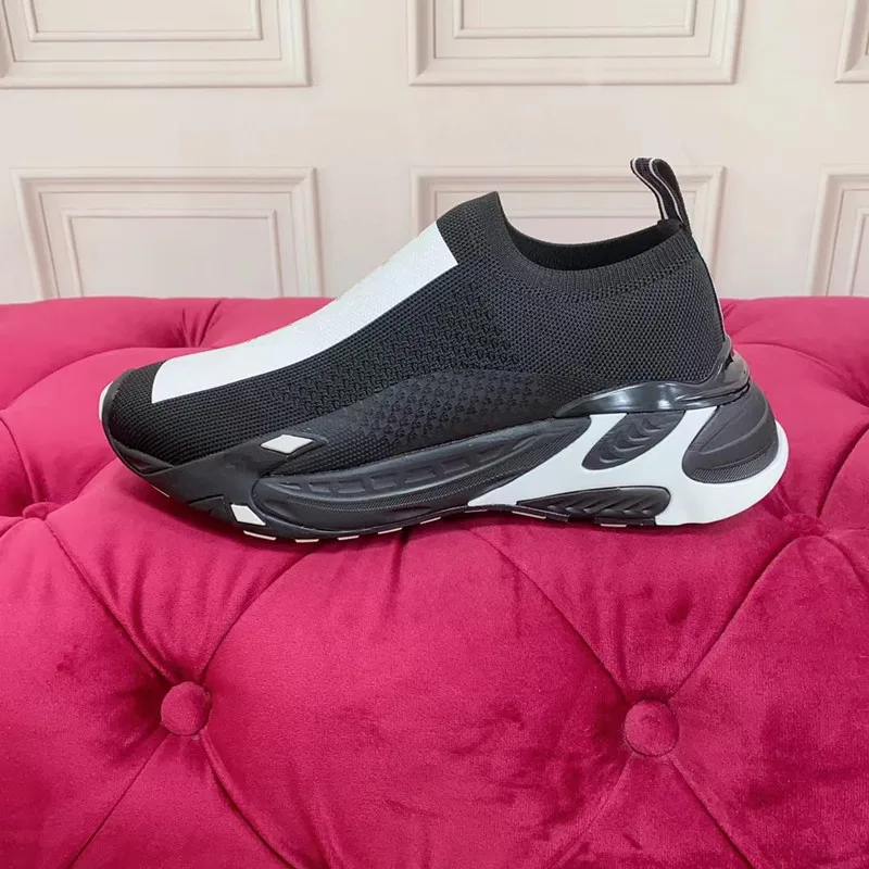 

2023 Couple Mesh Breathable Casual Shoes for Men and Women Lightweight One Step Outdoor Sports Running Elastic Knitted Socks and