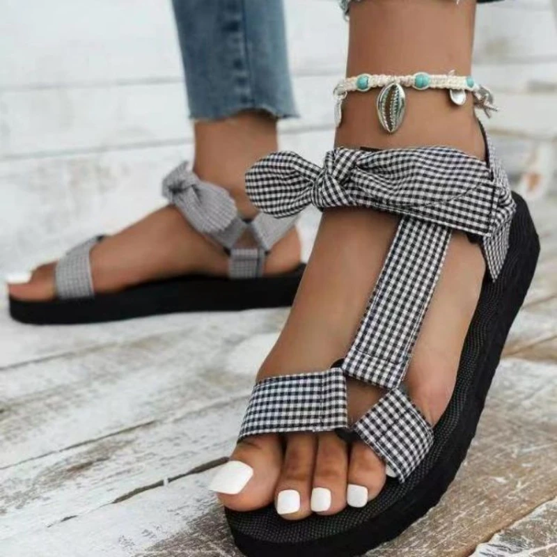 Sandals 2024 Summer New Thin Sole Beach Sandals Comfortable and Non Wear Ethnic Style Velcro Women's Shoes