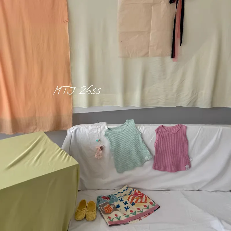 2026 여름 새로운 패션 한국 스타일 소녀 니트 핏 베스트 키즈 패션 민소매 베스트 베이비 티셔츠 부티크 의류