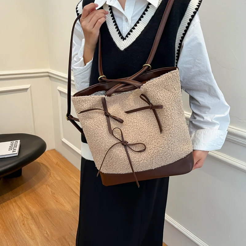 Fleece Shoulder Bag Furry Tote Bag for Women Faux Fur Handbag  Women's Backpack Fluffy Commute Shopping Bag Fuzzy Tote Bags