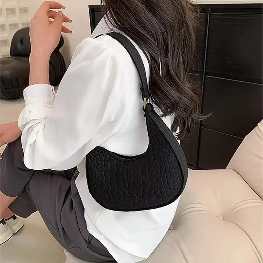 Women Bags Shoulder Retro Leisure Handbag Pure Felt Fashion Underarm Bag Crescent Saddle Bag for Ladies Advanced Armpit Bag 2025