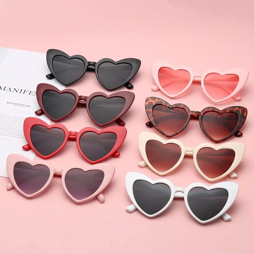 

Fashion Clout Goggle Women Heart-Shaped Sunglasses UV400 Protection Eyewear Vintage Sunglasses