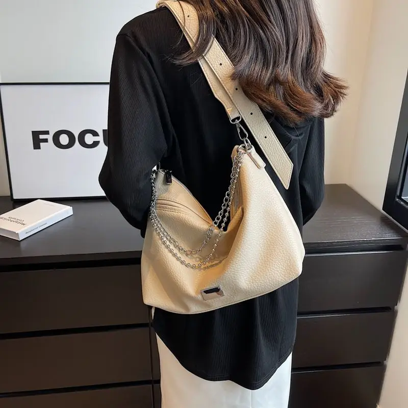 Large-capacity Bag Women 2023 New Simple Fashion Messenger Bag Texture Chain Pendant Harajuku Commuter Tote Ladies Bags