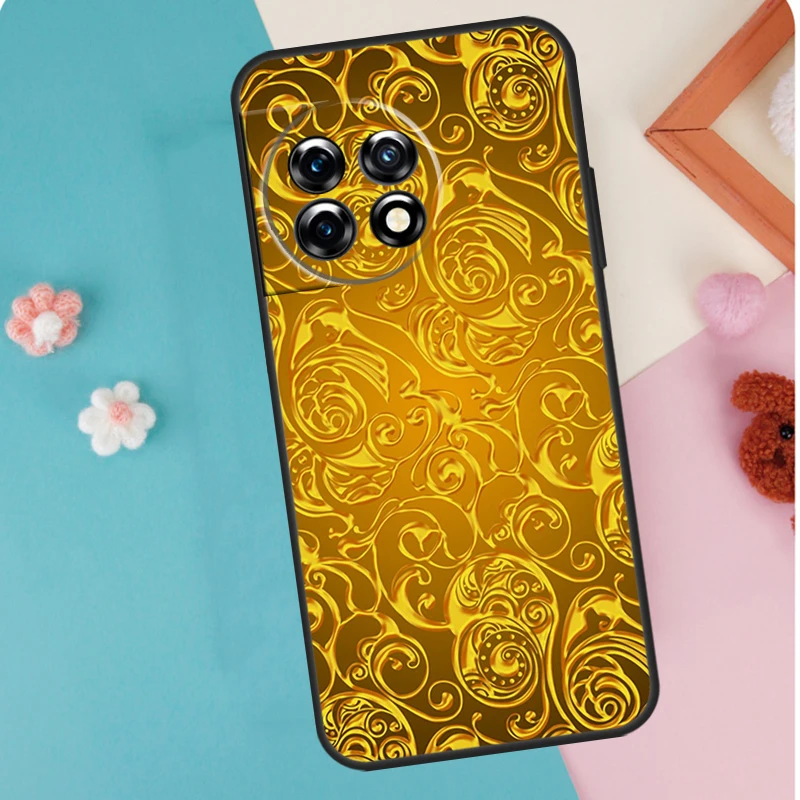 Gold Floral Pattern Phone Case - Elegant Protective Cover