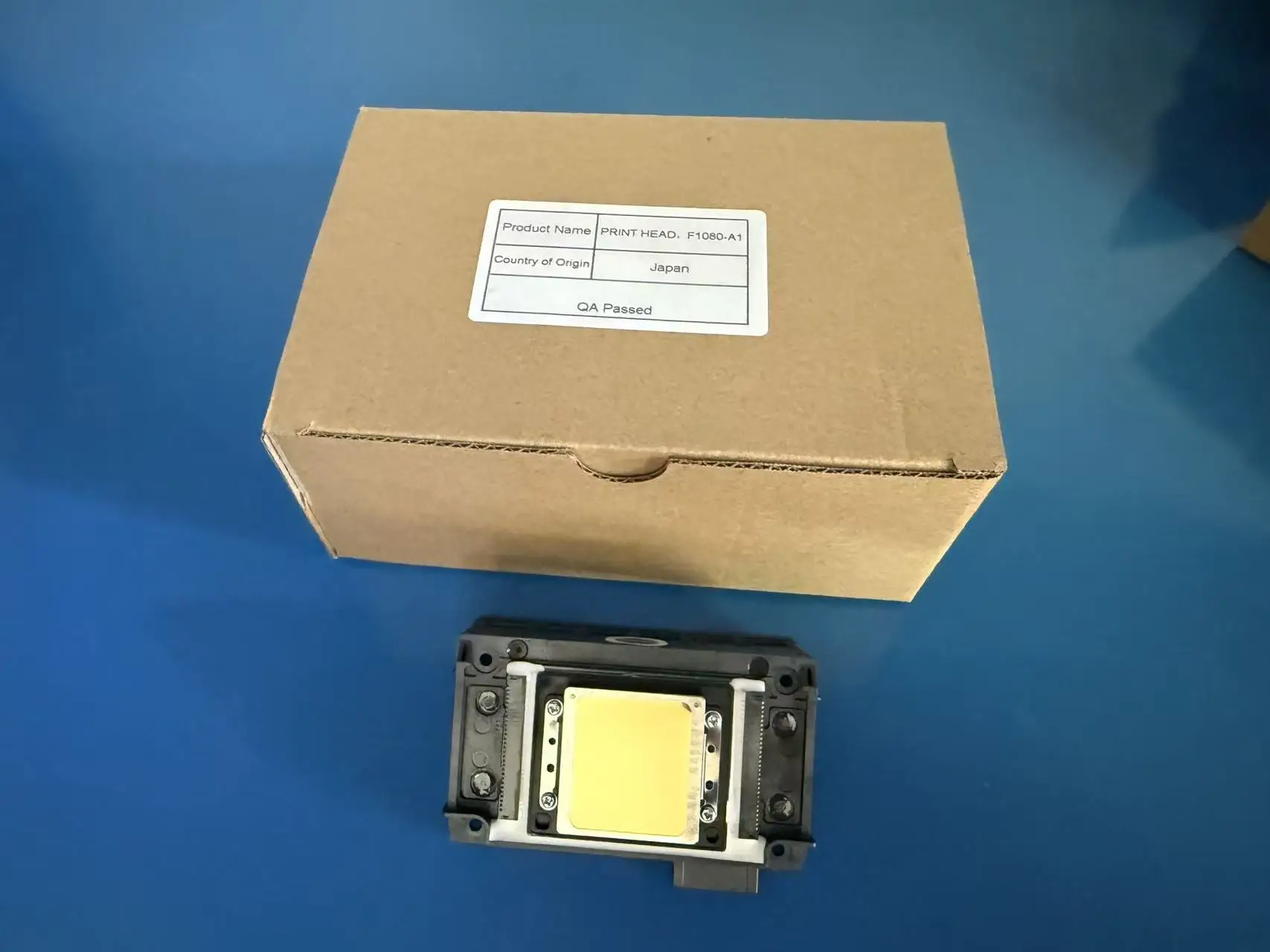 위조 방지 라벨이 부착된 새로운 Epson XP600 F1080 프린트 헤드에 적합하며, 부식 방지 및 용제 저항 기능을 갖추고 있습니다.