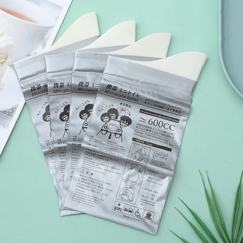 4Pcs 응급 화장실 일회용 야외 소변 가방 남성 여성 어린이 환자를 위한 휴대용 600ML