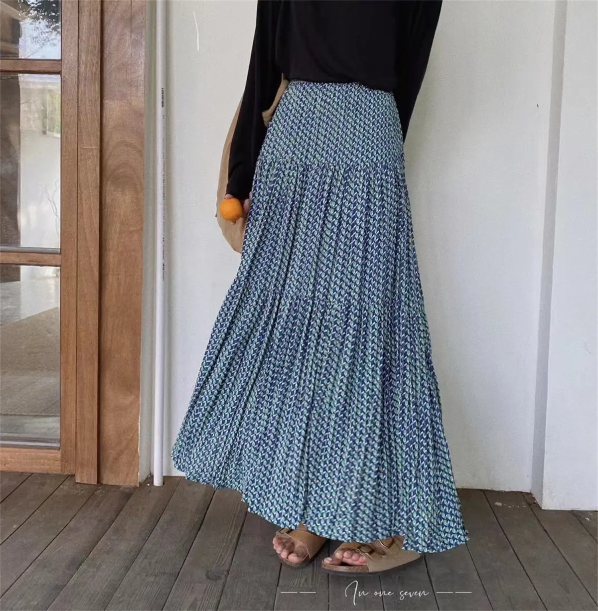 2025 Summer Korean Version High Waisted Elastic Floral Skirt for Women Loose and Slimming A-line Skirt for Women Silk Skirt