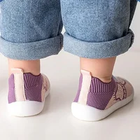 Chaussures antidérapantes et respirantes pour bébé, chaussettes de sol avec semelle en caoutchouc pour enfants, filles et garçons, chaussures en maille, pantoufles à fond souple 4
