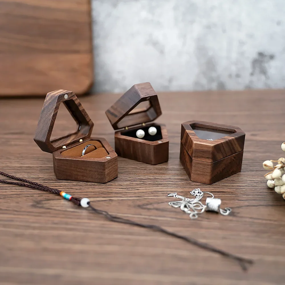 

Wooden Ring Box Engagement Wedding Ceremony Heat Proposal Ring Box Jewelry Display Gift for Girl Walnut Wood Bracelet package