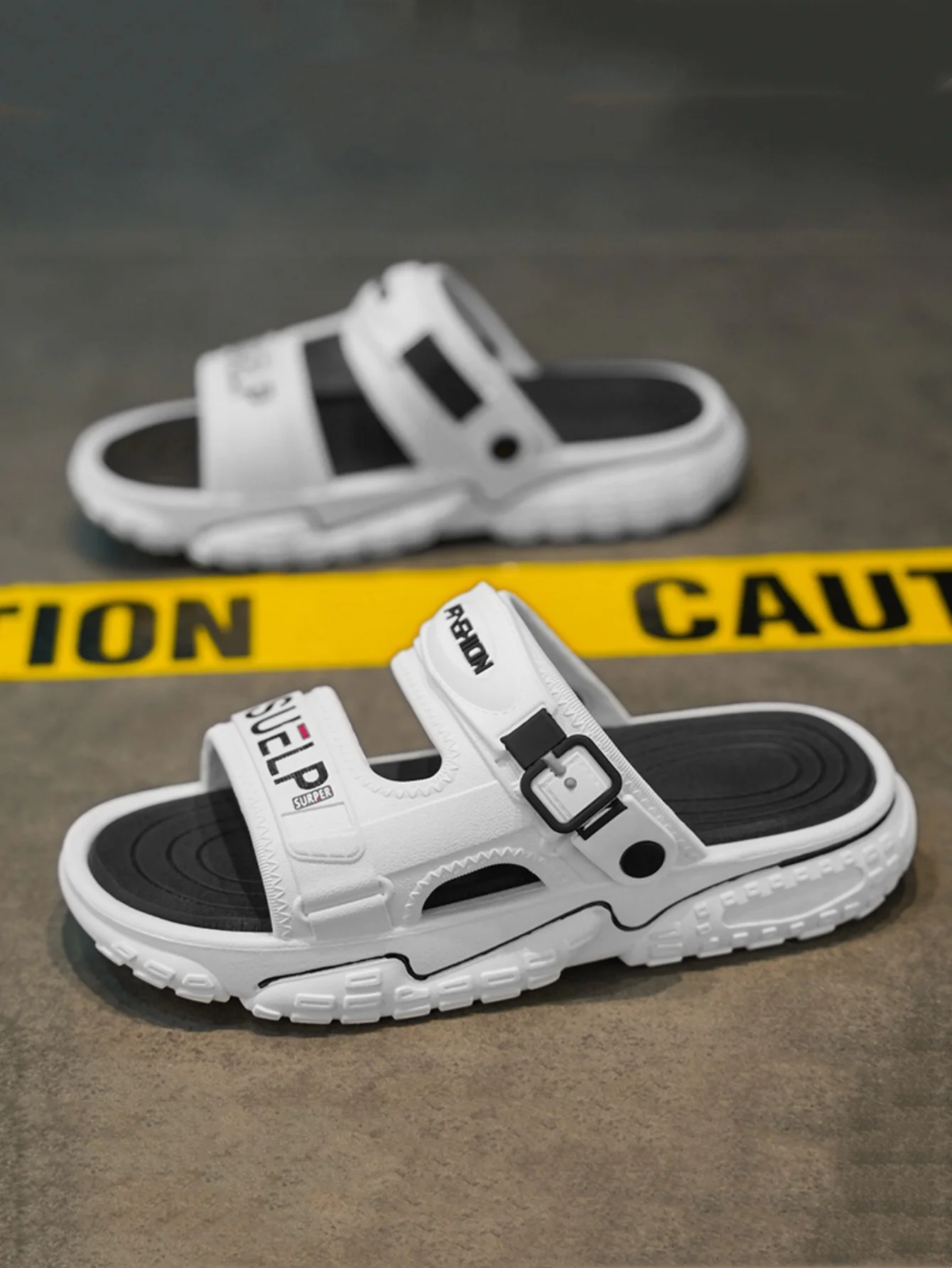 Men's Sports Slippers, Casual Non-Slip and Anti-Odor Slippers, Indoor and Outdoor Beach Shower Spring and Summer Open-Toed Shoes