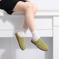 Evshine Sabots de mode pour femmes Pantoufles avec boucle réglable Semelle intérieure souple Mules plates pour hommes Chaussures de plage en daim Pantoufles de maison confortables 3