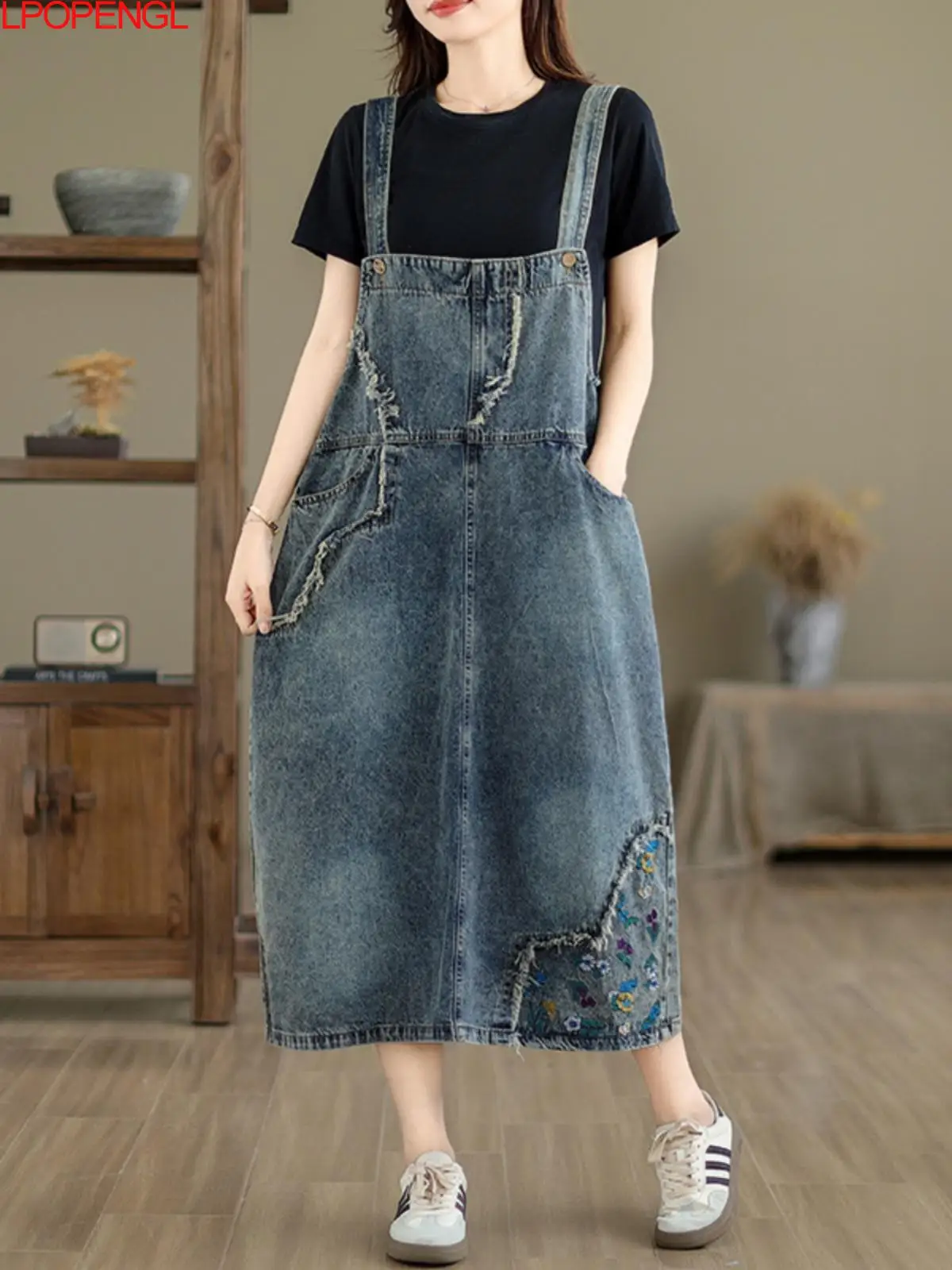 

2024 Retro Summer New Literary Loose Spaghetti Strap Denim Dress Women's Versatile Embroidered Pullover Square Collar Vest Dress