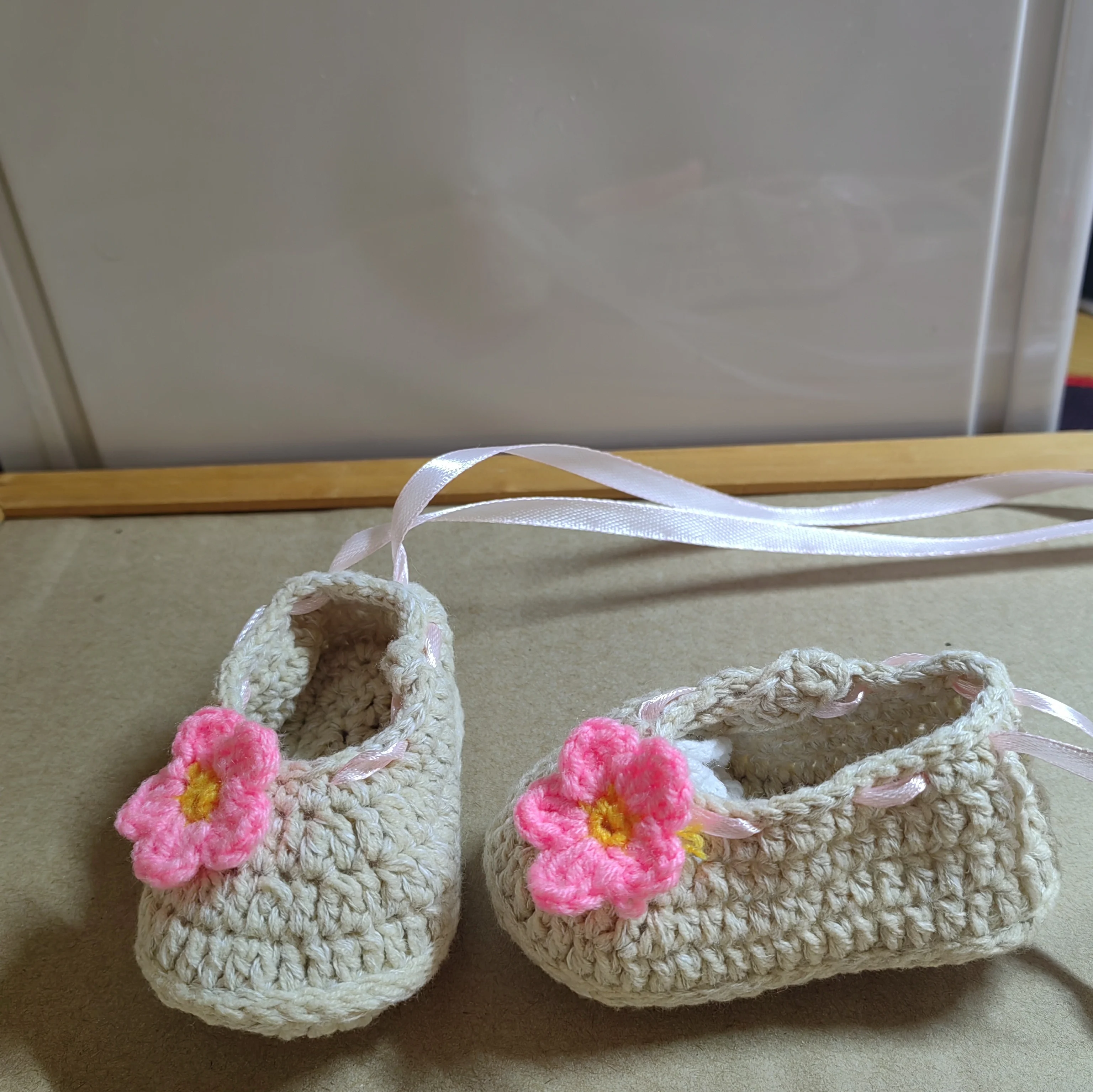 Kids Shoes Grey Crochet Baby Ballerina Shoes in Cotton with Pink Crochet Flower Spring and autumn Baby Shoes Cute Shower Gift