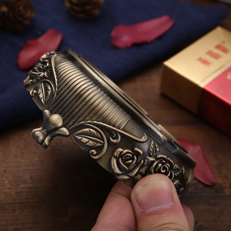 Metal Ashtray Mini Vintage Metal Ashtray with Embossed Flower for Outdoor and Indoor Use