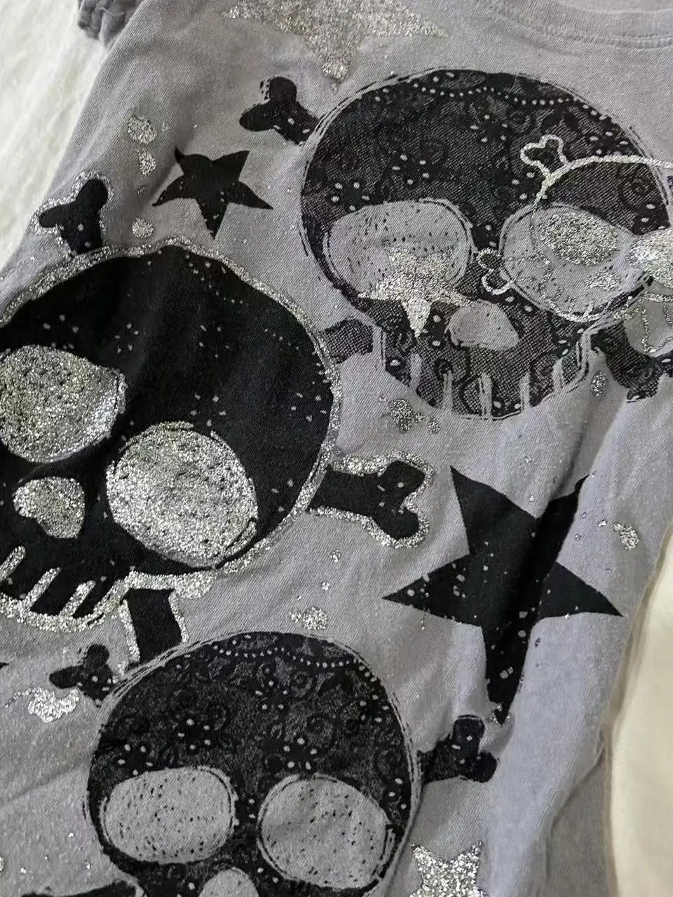 Japanese Y2k Skull Print Women's 2000s Clothes Y2k Top Subculture Tees Anime Girl Graphic T Shirts Goth Emo Kawaii Gothic Kpop