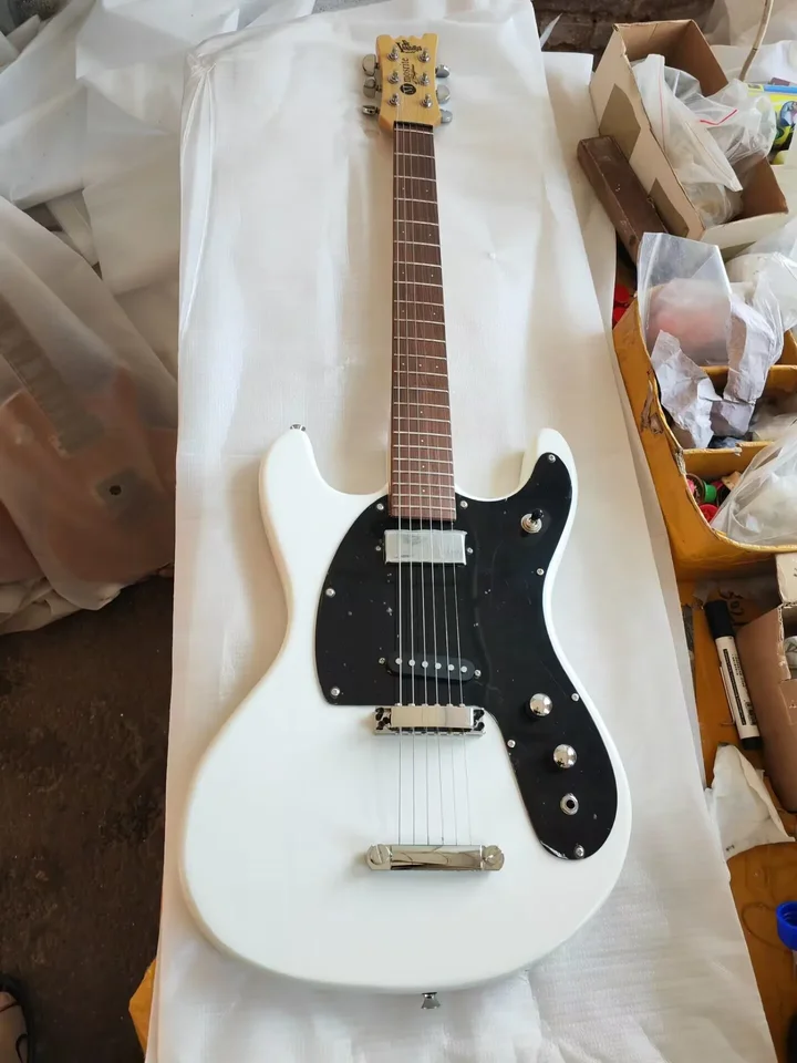 く*ろ様 Johnny Ramone Mosrite エレキギター