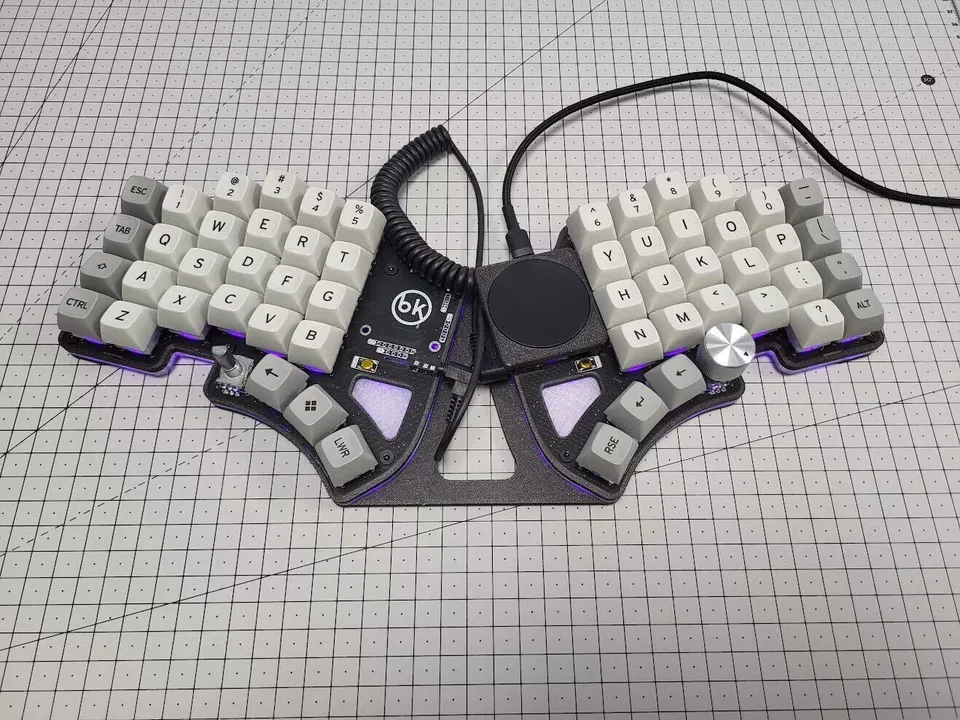 Dilemma Max スプリット キーボード キット カスタム有線 RGB 溶接