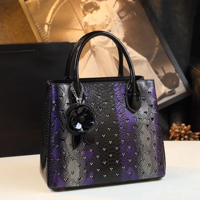 

Luxury Snake Genuine Leather Women Handbags New Fashion Rivet Ladies Tote Shoulder Bags Large Capacity Top Handle Bag