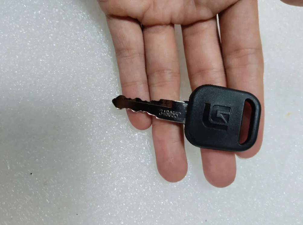 1pc 34B0557 Excavator Start Key for LIUGONG LG9055 9075 Side Door Key ...