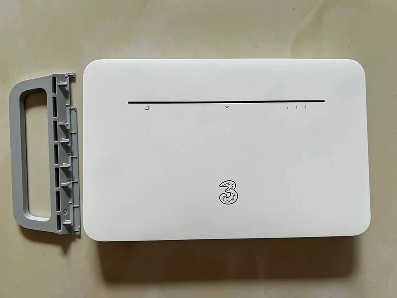 Huawei B535 4G LTE Router 3 Pro (Cat. 7, 4G LTE 300 Mbps'ye kadar (indirme), 100 Mbps (yükleme