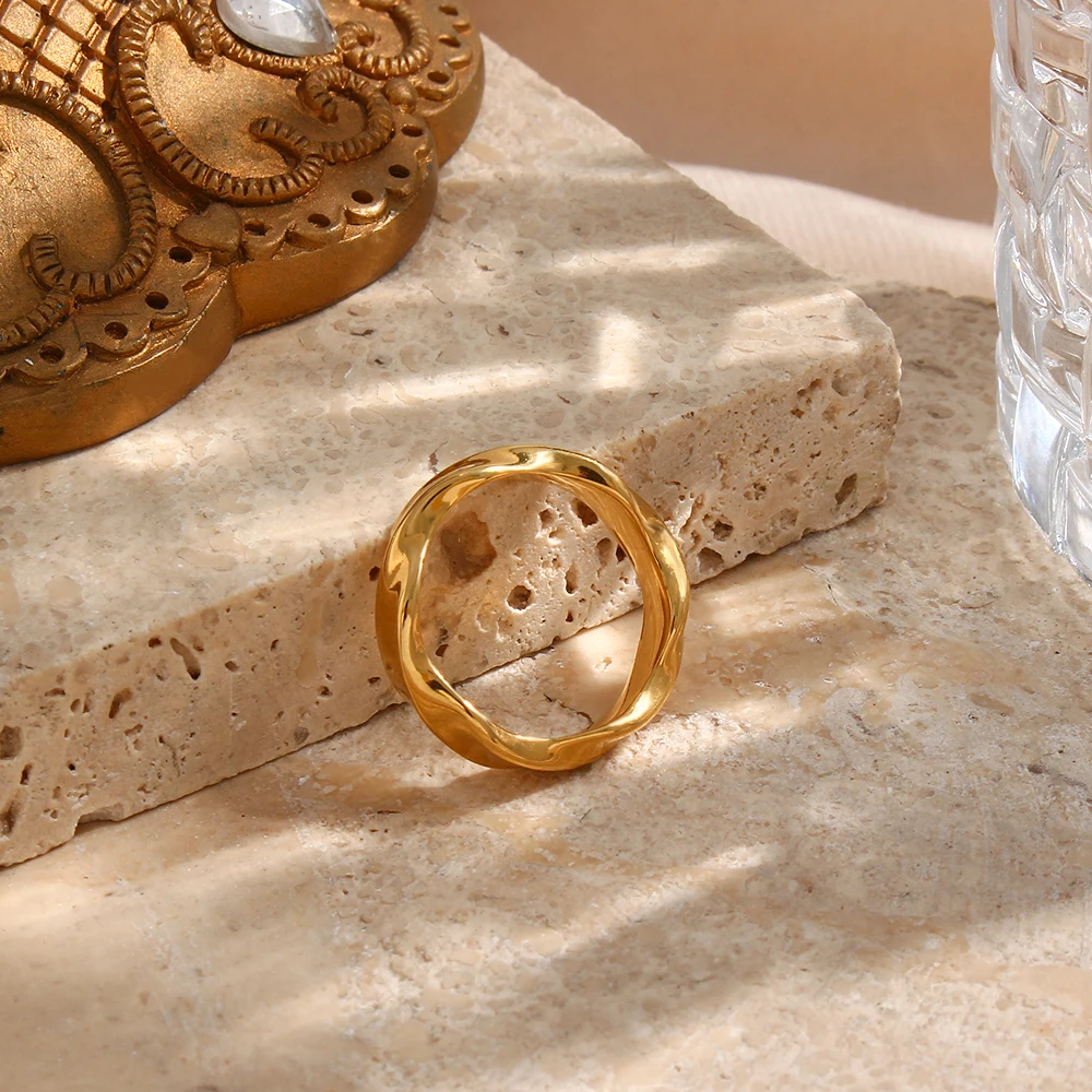Minimalist Basic Waterwave Twist Gold Rings For Woman