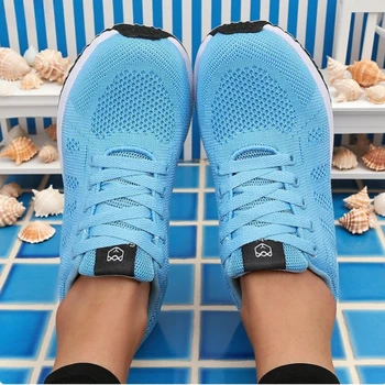 أحذية رياضية نسائية ملونة وعصرية وفاخرة وخفيفة الوزن للجري قابلة للتنفس ومريحة شبكية متوازنة 4