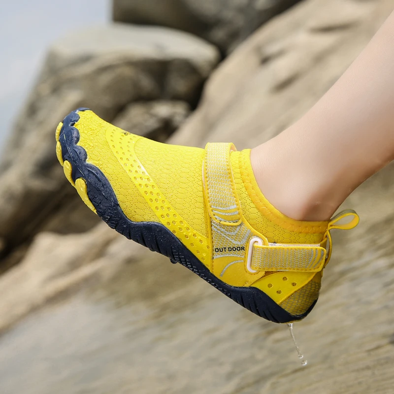 Water Shoes Aqua Shoes Barefoot Shoes Men Women Children Swimming Beach Family Five Fingers Sneakers Breathable Soft 25-46