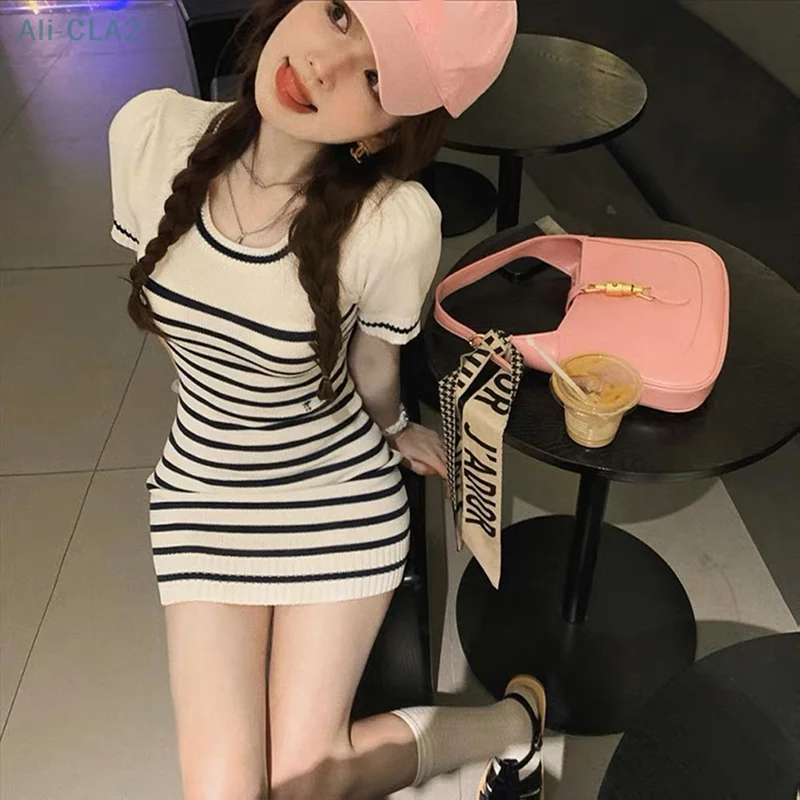 

Женское мини-платье в полоску, с коротким рукавом