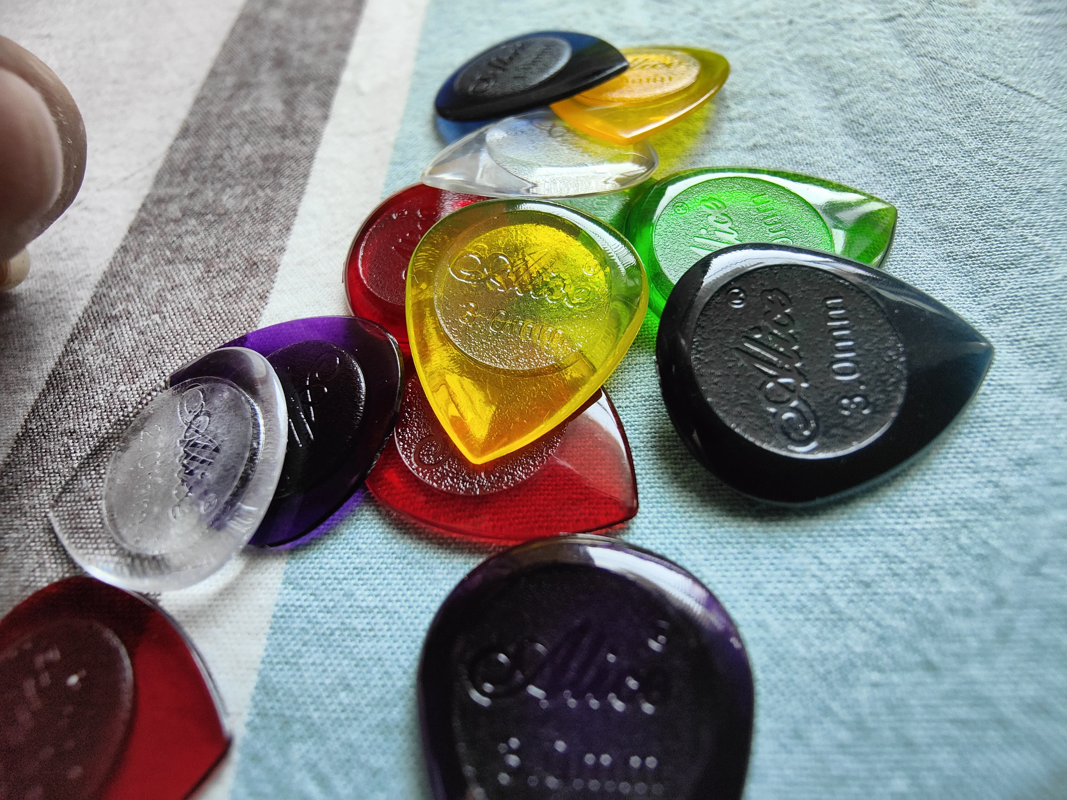 1-3mm Guitar Pick Transparent guitar paddle Plastic 3Pcs Universal For Acoustic Electric Guitars Bass Ukulele guitar picks guitar thumb paddle
