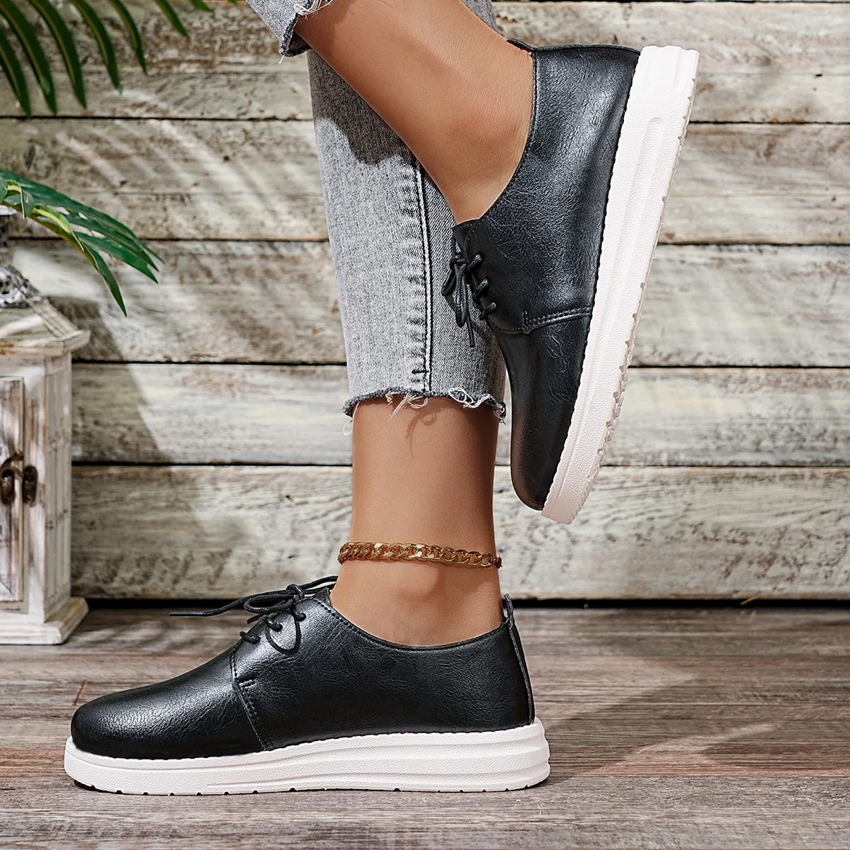 Popular in Spring and Autumn Elegant Sports and Leisure Shoes Fashionable New Round Toe Comfortable Flat Bottom Women's Shoes