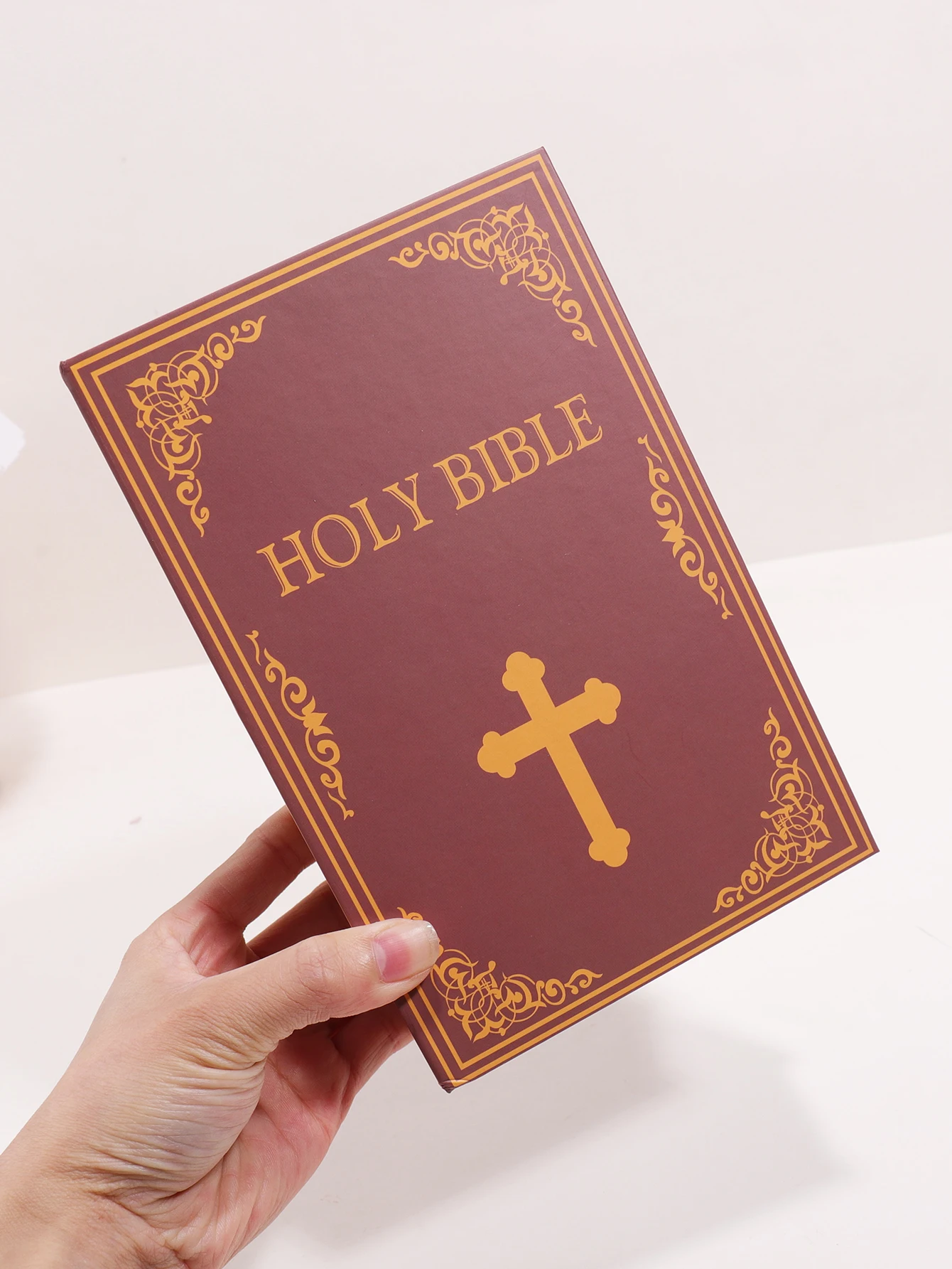 Hucha con forma de libro vintage con llave, caja de ahorro_voghion.com