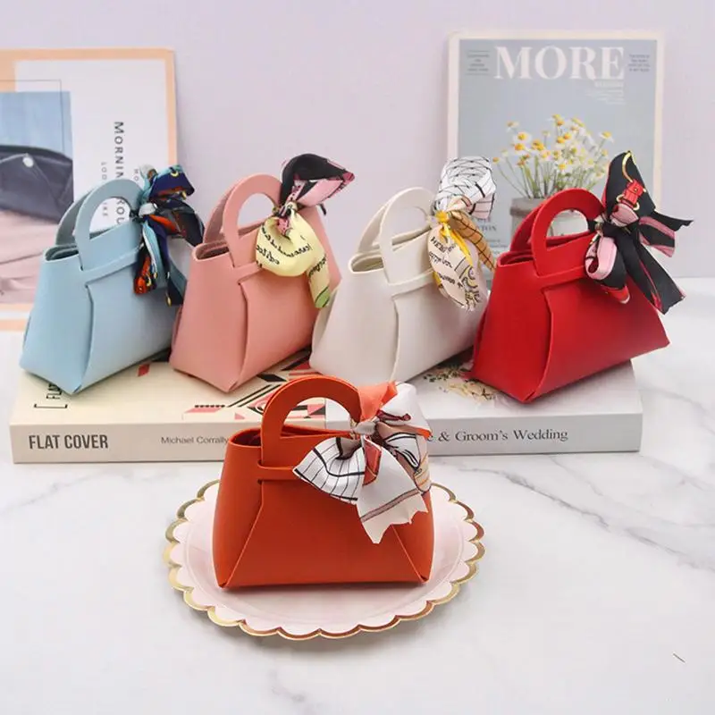 

Leather Gift Bags Small Party Favor Boxes PU Leather Wedding Candy Packaging Box With Ribbon Exquisite Wrap Boxes For Christmas