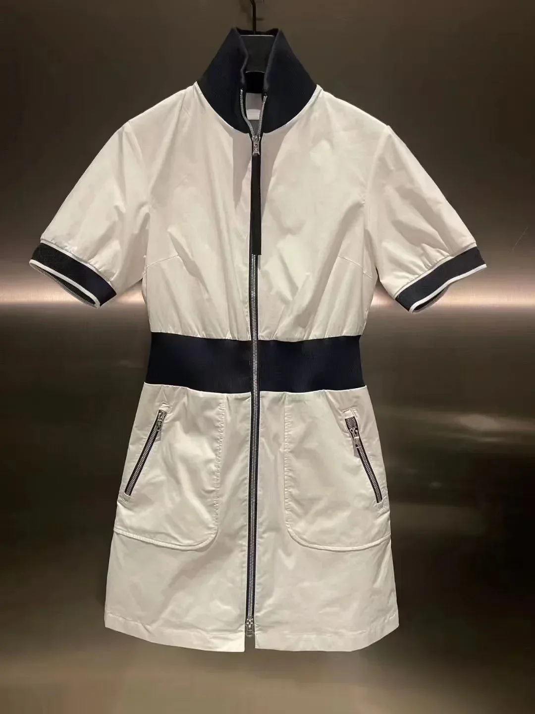 

Golf Clothing Women's GOLF Outdoor Sports Windproof Slim Fit Flip Collar Zipper Short Sleeve Dress