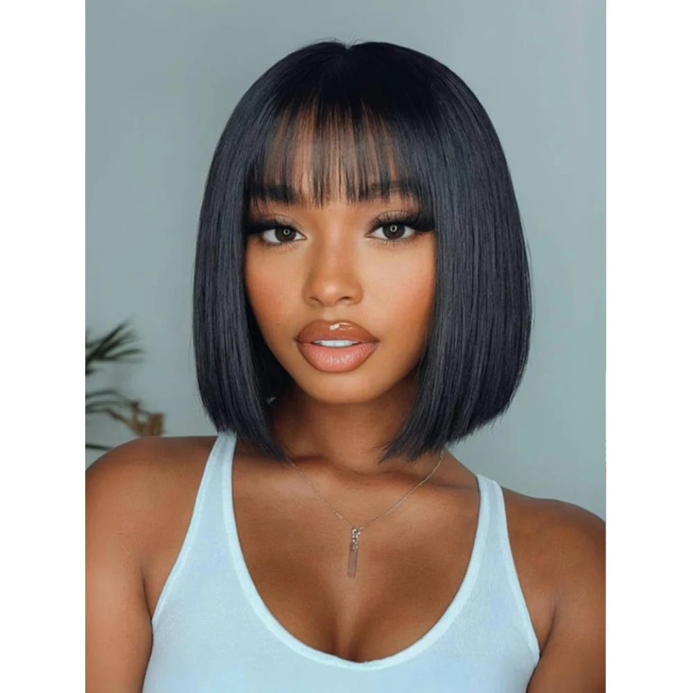 Parrucca corta in capelli umani con frangia completa, dall'aspetto naturale, realizzata a macchina, corta, nera, taglio a bob, per uso quotidiano. - immagine 2