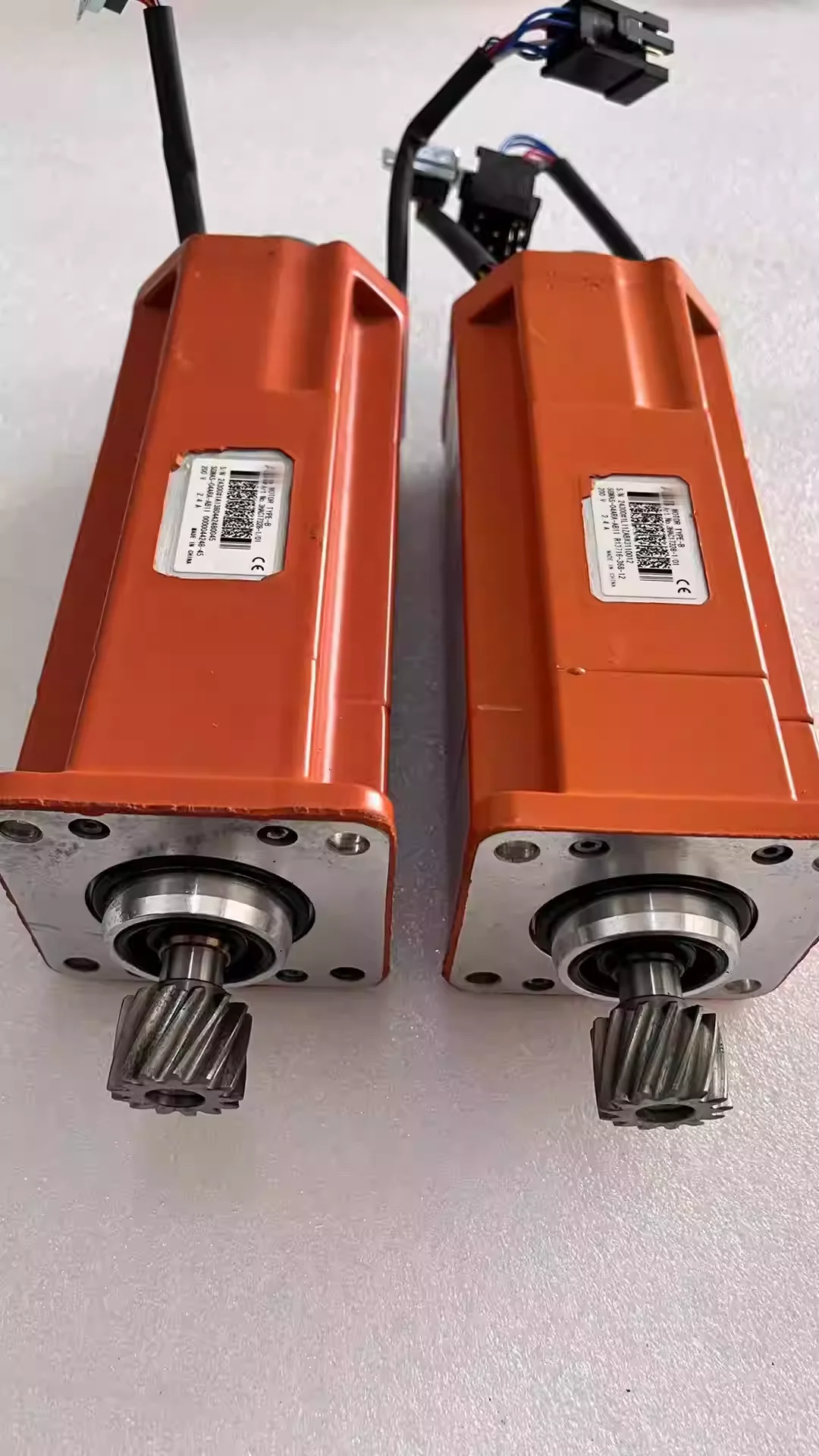 

For ABB robot IRB2400 four axis six axis motor 3HAC17328-1, SGMAS-04ARA-AB11 brand new and original for sale