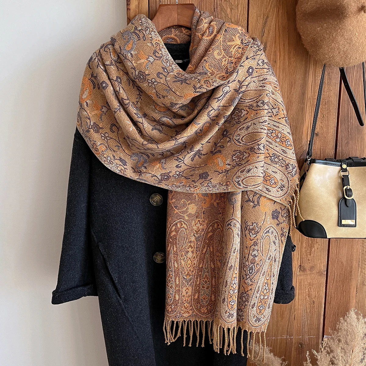 2025 Winter New National Style Tassel Blanket Paisley Design Thick Pashmina Warm Shawl Print Scarf Women Keep Warm Poncho Stoles