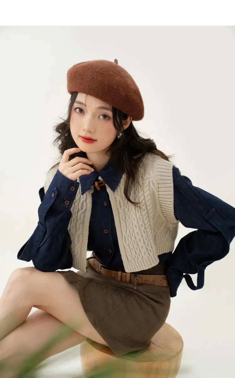 Cable-Knit Sweater Vest  Women’s Vintage Crop Tender Knitted Slim All-match Streeetwear Autumn Casual Students Temper Korean Style Classic Sweaters Womens Vests Cropped Plus size Cardigans for Woman in Khaki apricot