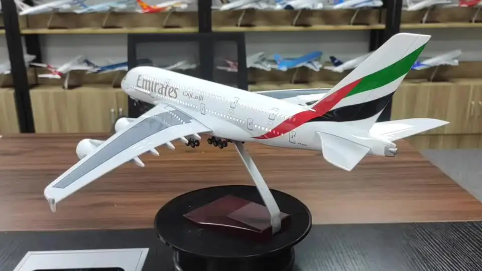 エアバス A380 UAE/エミレーツおもちゃの飛行機モデル 1/160 スケール
