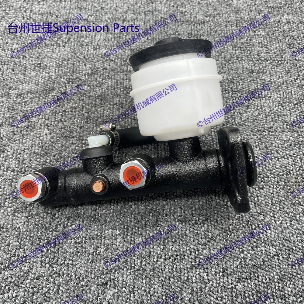 Brake Master Cylinder for TOYOTA LAND CRUISER 60 70 2.4 3.4 4.0 1981-1996 47201-60290 47201-60291
