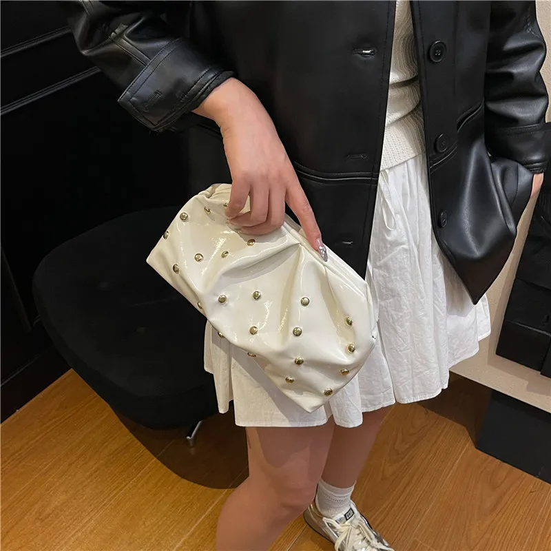 New Retro Fashion Wrinkled Rivet Wave Point Women'S Bag Casual Handbag Pu Magnetic Buckle Armpit Bag - 4