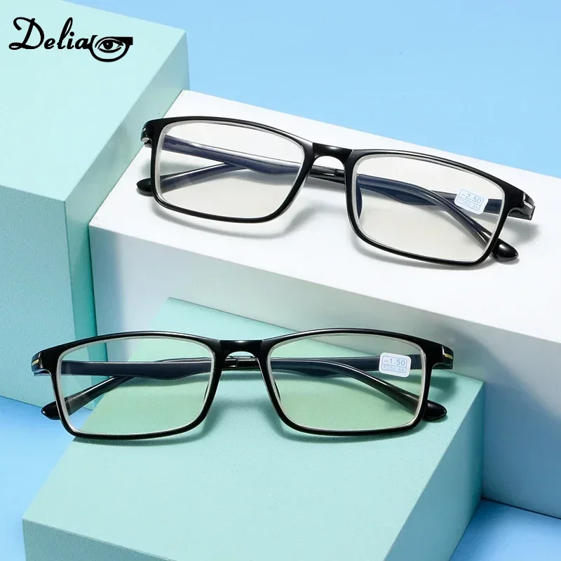 + 1.0 + 1.5 to + 4.0 Lightweight TR90 Square Reader Glasses Women Fashion Men Myopia Photochromic Glasses