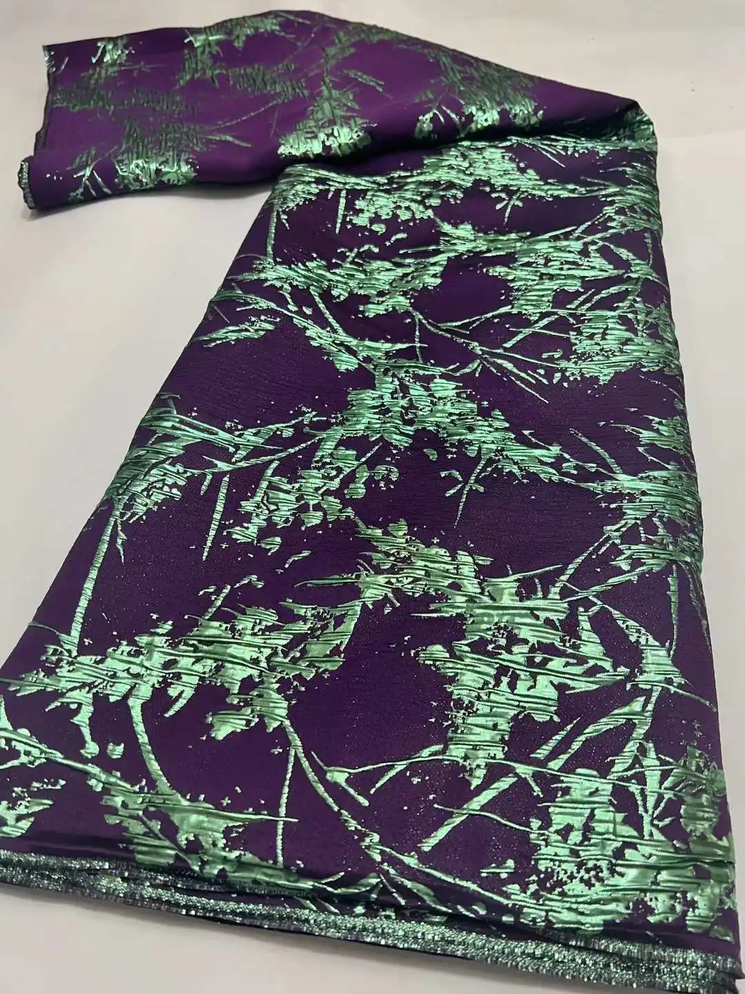 

Популярный новый жаккард, кружевная ткань из парчовой ткани, блестящая африканская ткань, Нигерия, свадьба 20JRB-1181936