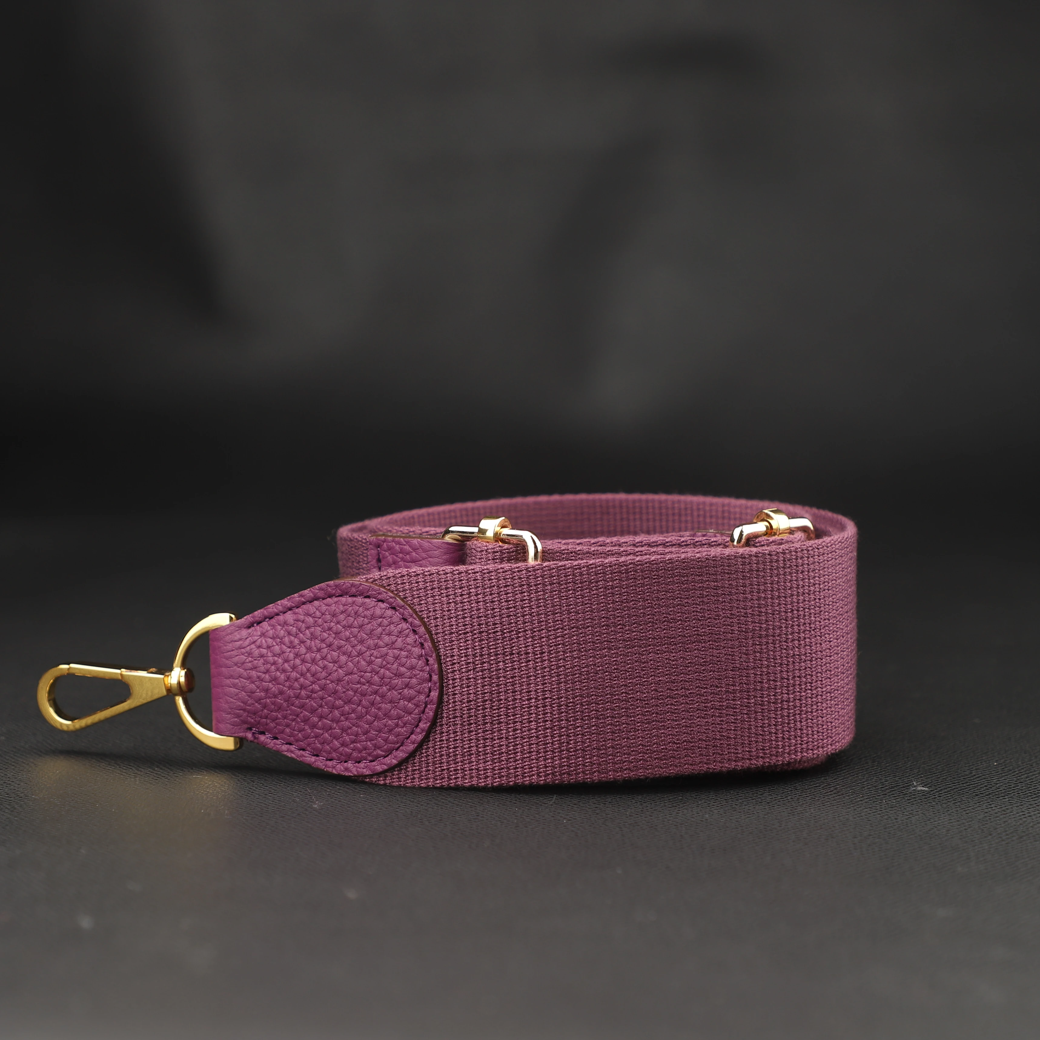 thumbnail image 1 of Correa de lona y cuero de 50 mm ajustable para bolso Evelyne, Correa de hombro de lona y cuero para bolso Evelyn, Accesorios para bolso, 1 of 5