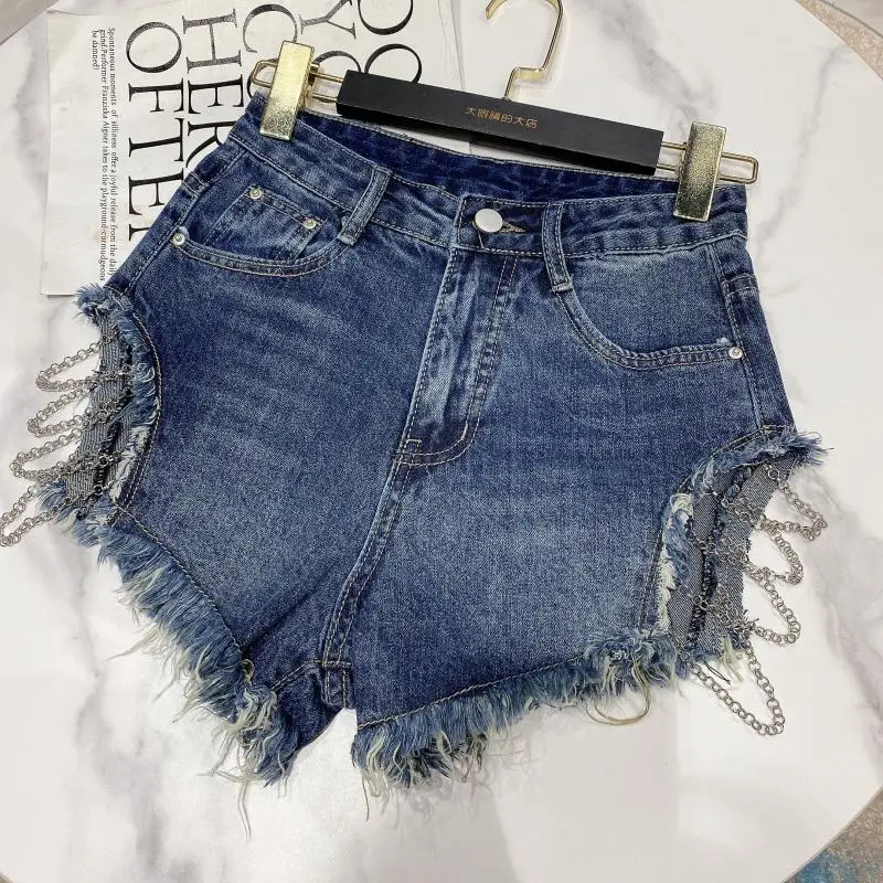 

2022 new early autumn vintage raw metal chain design three-point hot pants denim shorts high-quality women