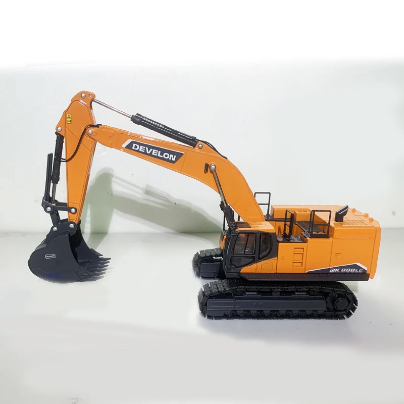 1/50 DOOSAN DX800HD DEVELON Crawler Excavator Engineering Vehicle