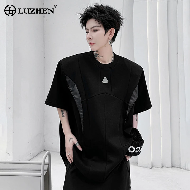 

LUZHEN Metal Decorate Leather Splicing Design Trendy Short Sleeved T Shirts 2024 New Personality Fashion Street Men Tops LZ3185