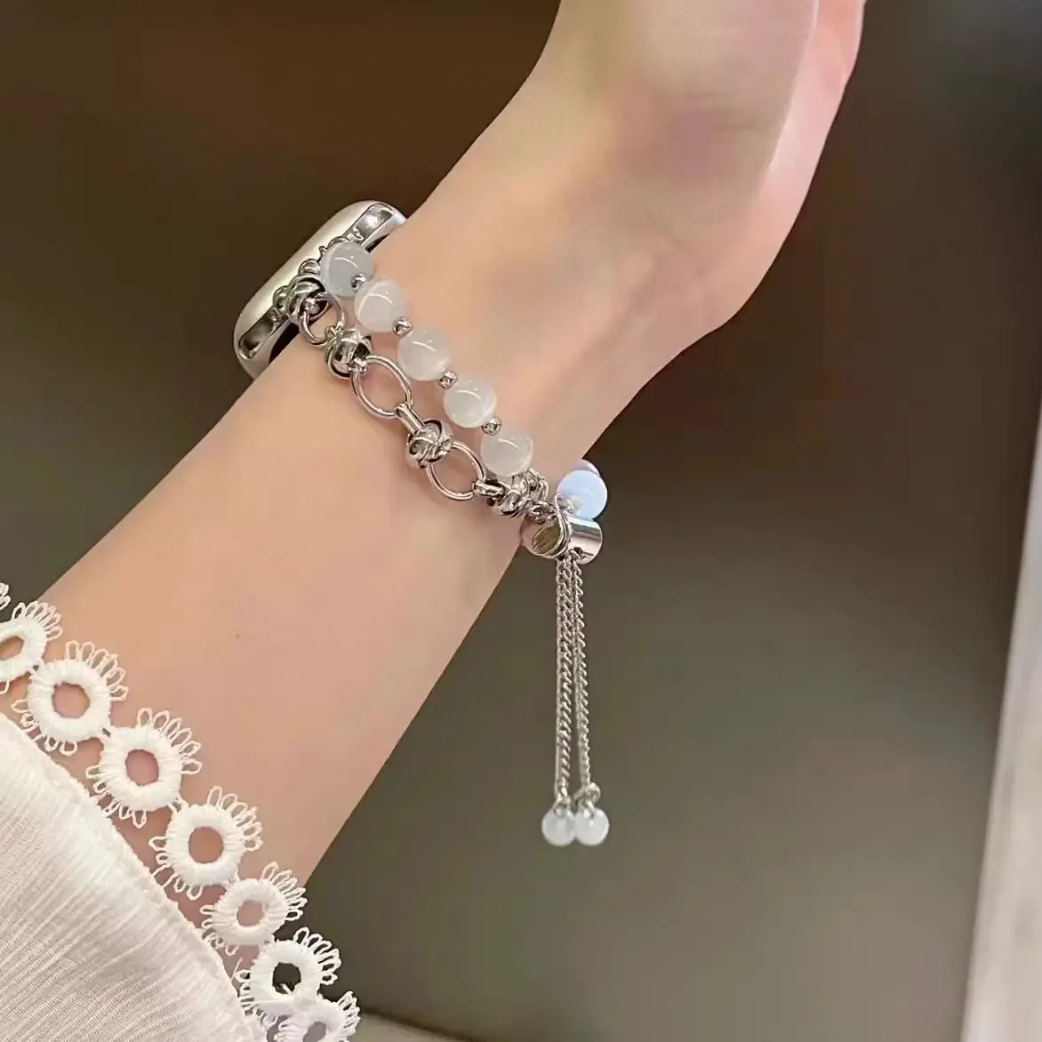 รูปสินค้า ลูกปัดโลหะ ดีไซน์สวย สำหรับ Apple Watch Band