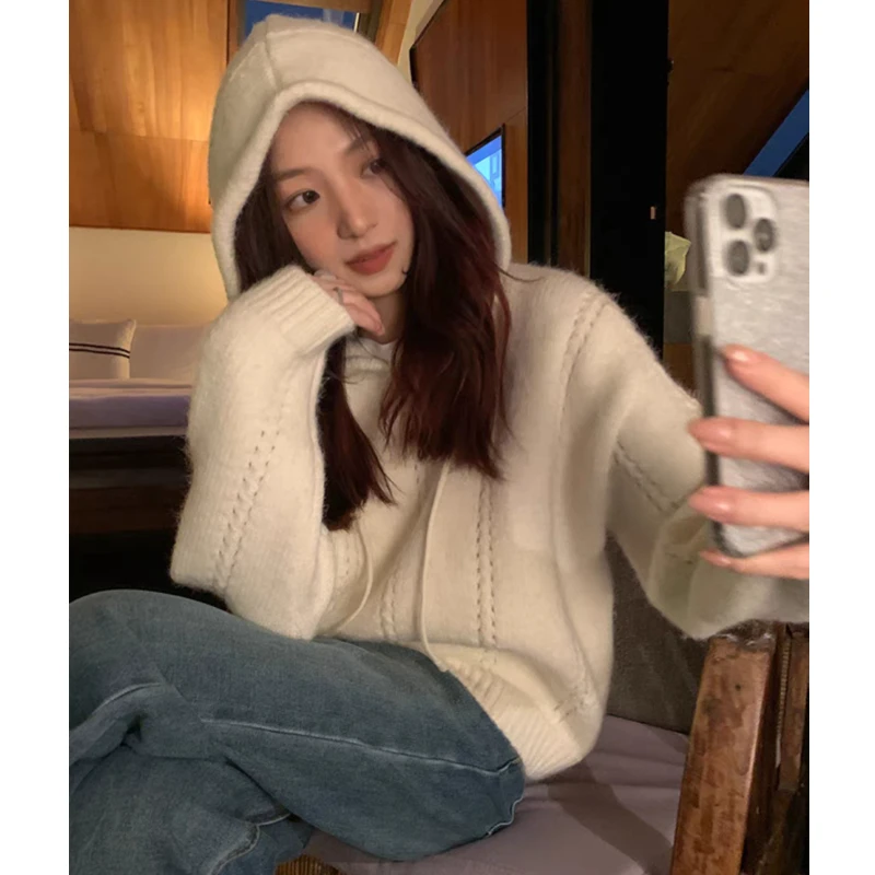 Women Casual Long Sleeved Knitted Sweater
