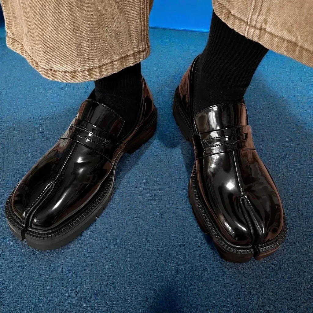 CHMURY Tabi Shoes Loafer for Men and Women Split Toe Thick Sole Casual Patent Leather Shoes 2024 3